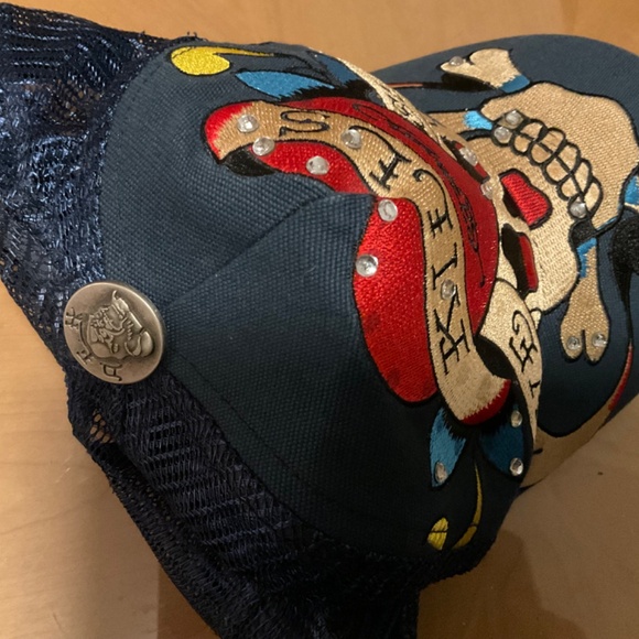 ED HARDY RHINESTONE LKS SKULL HAT - Picture 5 of 7